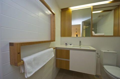 Maggies Beachfront Apt. 7 - Holiday Cairns 6