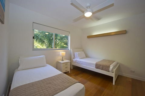 Maggies Beachfront Apt. 7 - Holiday Cairns 5