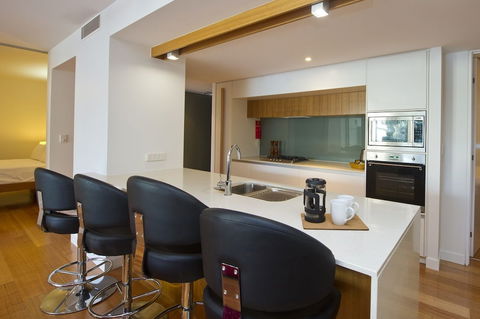 Maggies Beachfront Apt. 9 - Holiday Cairns 3