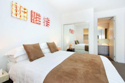 Spacious Bayside Lifestyle - Holiday Cairns 0