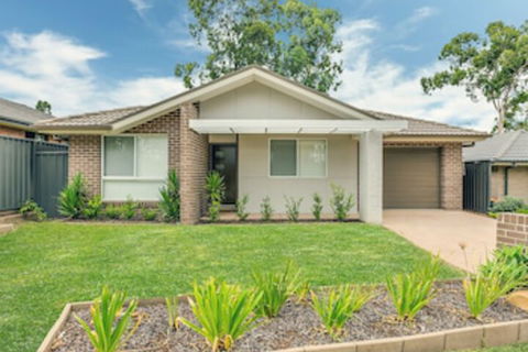 An Ideal Wine Country Getaway Villa - Holiday Cairns 0