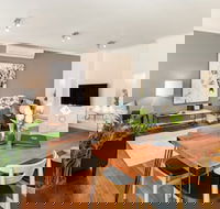 BOUTIQUE STAYS - Sandy Breeze 3 - Holiday Cairns