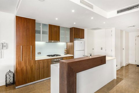 COTTON BEACH APARTMENT 33 WITH POOL VIEWS - Holiday Cairns 3