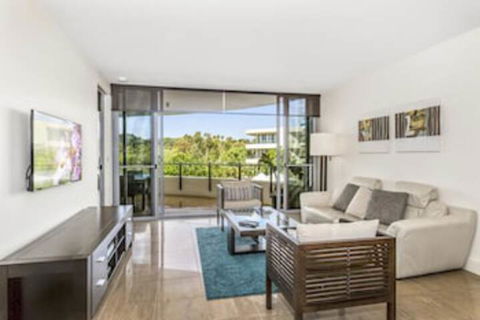 COTTON BEACH APARTMENT 33 WITH POOL VIEWS - Holiday Cairns 0
