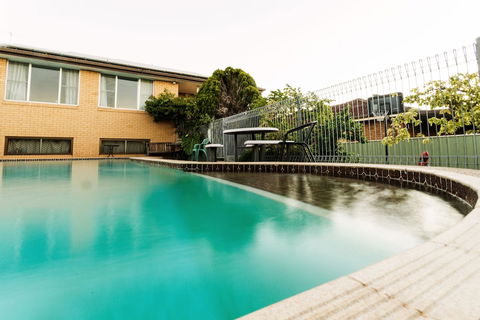 Coal D' Vine VIEW - Cessnock NSW - Holiday Cairns 1