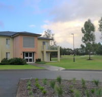 Jewel in the Crowne - Holiday Cairns