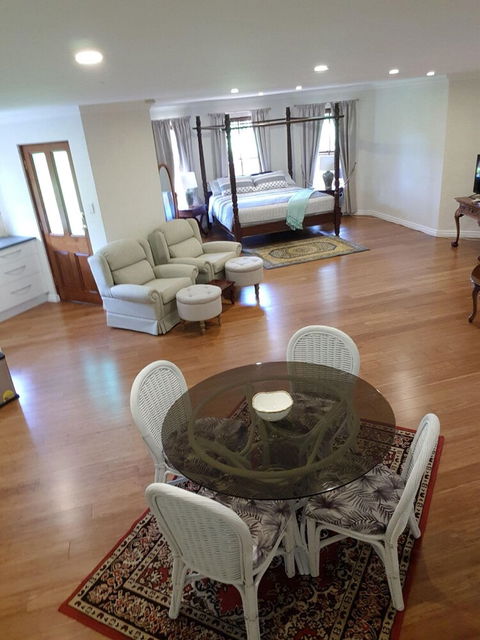 Brigadoon B & B - Holiday Cairns 3