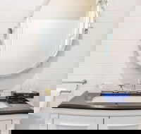 Grandview Accommodation - The Flaxley Apartments - Holiday Cairns