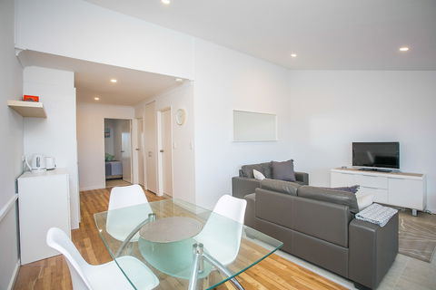 Scarborough Seaside Apartment 121 - Holiday Cairns 3