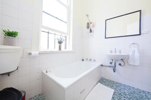 WB319 Chatswood Charmer Roomy 3 Bed Apartment - Holiday Cairns 5