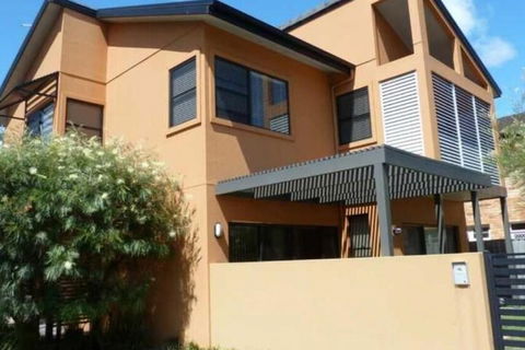 Gwydir Court 1 - Holiday Cairns 1