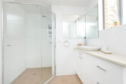 Beachpoint Unit 501 28 North Street - Holiday Cairns 6