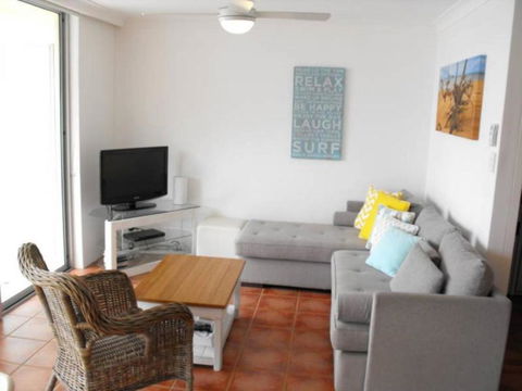 Beachpoint Unit 202 28 North Street - Holiday Cairns 2