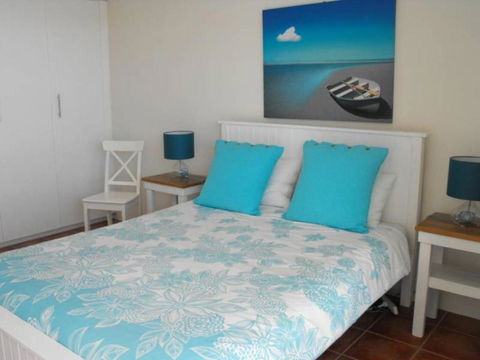 Beachpoint Unit 202 28 North Street - Holiday Cairns 1
