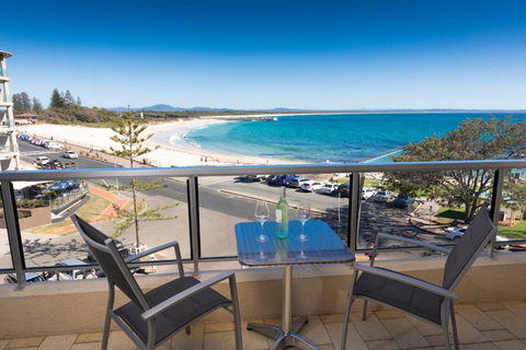 Beachpoint Unit 303 28 North Street - Holiday Cairns 4