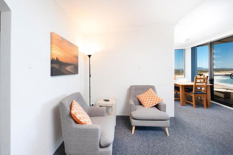 Beachpoint Unit 303 28 North Street - Holiday Cairns 3