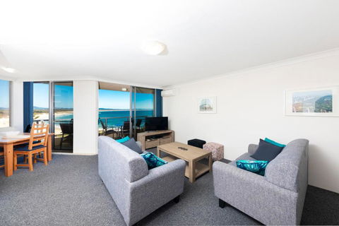 Beachpoint Unit 303 28 North Street - Holiday Cairns 6