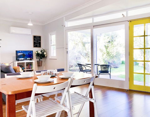 Charming Cottage At The Wines Hunter Valley - Holiday Cairns 5