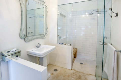 TRANQUILO BEACH HOUSE - Holiday Cairns 0