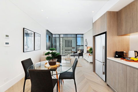 Ultra Modern Brand New CBD View - Holiday Cairns 2