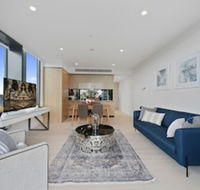 New Contemporary Apartment near Macquarie Centre - Holiday Cairns