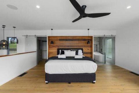 Due North Beach House - Holiday Cairns 1