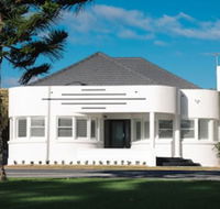 Deco Beach Luxury Apartments - Holiday Cairns