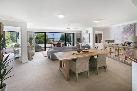 Cotton Tree Absolute Waterfront - Holiday Cairns 2