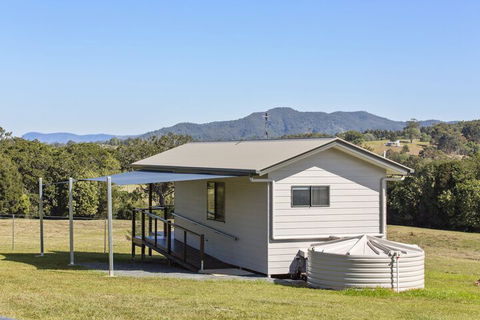 Valley Cabins By The Creek - Holiday Cairns 1