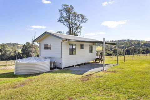 Valley Cabins By The Creek - Holiday Cairns 5