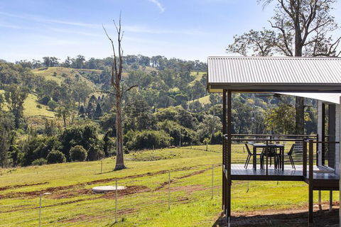 Valley Cabins By The Creek - Holiday Cairns 4