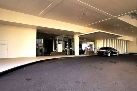 L7 Surfers Paradise Apartment - Holiday Cairns 3