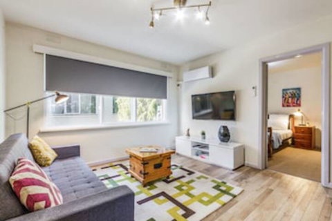 2 Bed Apartment Netflix Close To Train - Holiday Cairns 2