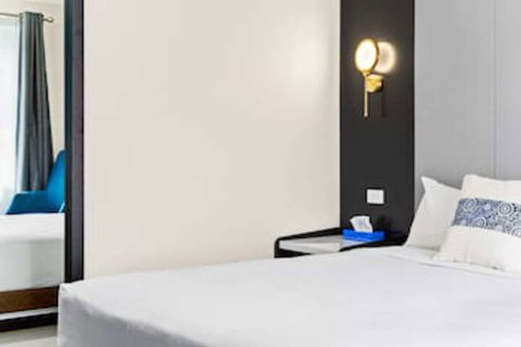 WM Hotel Bankstown - Holiday Cairns 0