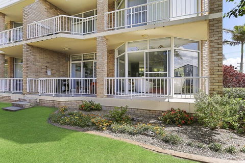 Solitaire 1 Sawtell NSW - Holiday Cairns 1
