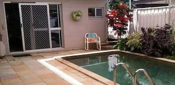La Casa De Playa - Holiday Cairns 1
