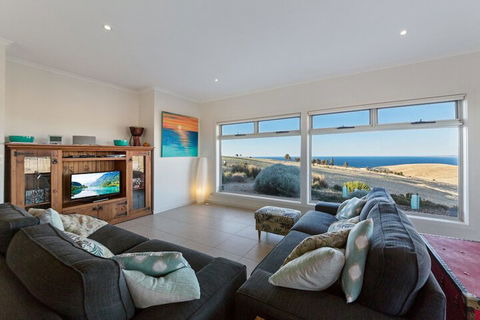 Fleurieu Coastal Retreat Lot 150 Myponga Beach Road - Holiday Cairns 5