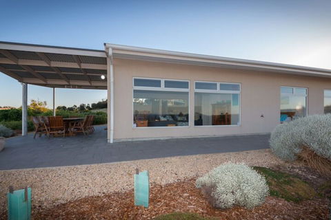 Fleurieu Coastal Retreat Lot 150 Myponga Beach Road - Holiday Cairns 3