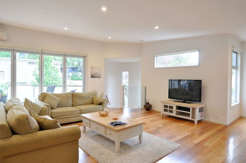 LA MER Centrally Located Free Wifi - Holiday Cairns 1