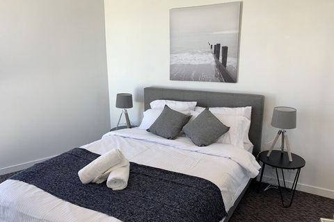 JC Water View Apartment On La Trobe - Holiday Cairns 3