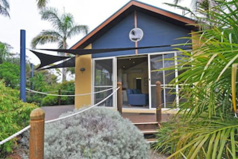THE Sails 4 Linen Included Central Location - Holiday Cairns 0