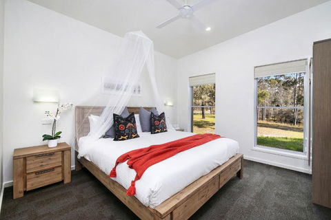 Ironbark Villa 1 - Holiday Cairns 1