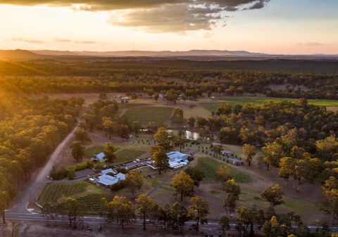 Ironbark Villa 1 - Holiday Cairns 2