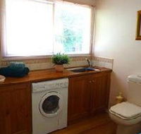 Australian Home Away at Eltham Venn Cottage - Holiday Cairns