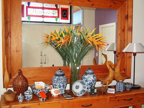 Hunter Valley Cooperage B&B - Holiday Cairns 3