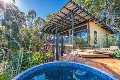 A PERFECT STAY - Ourmuli Cabin - Holiday Cairns 4
