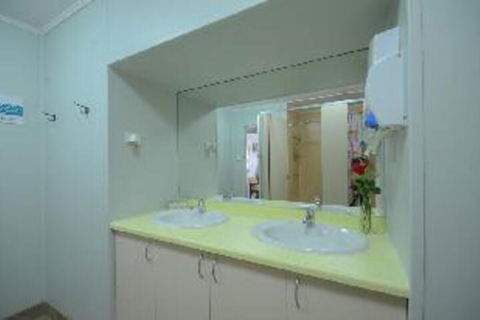 Travellers Rest Guesthouse - Holiday Cairns 0
