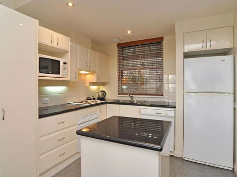 Villa Executive 2br Cypress Resort Condo Located Within Cypress Lakes Resort (nothing Is More Central) - Holiday Cairns 3