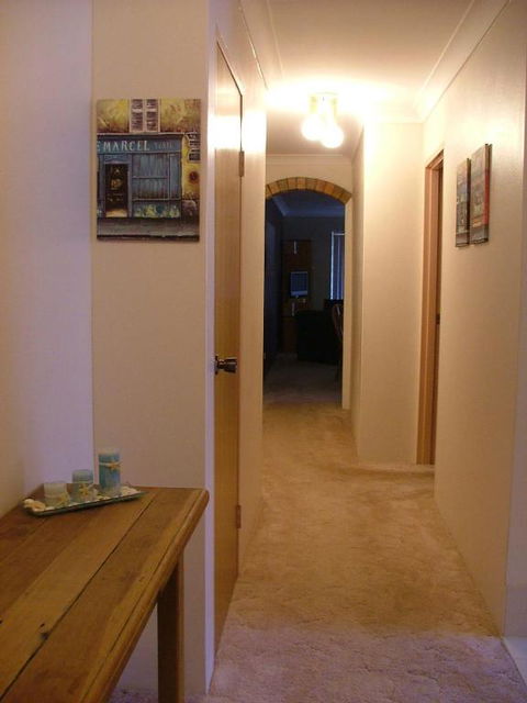 Renas Court Unit 6 72 Little Street - Holiday Cairns 3