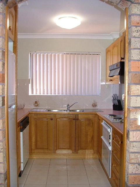 Renas Court Unit 6 72 Little Street - Holiday Cairns 6